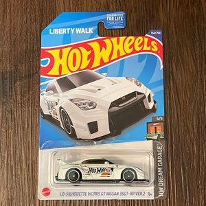 LB-Silhouette Works GT Nissan 35GT-RR VER.2 HW Dream Garage Hot Wheels 2022